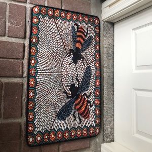 Padded bee mosaic floor mat NWOT